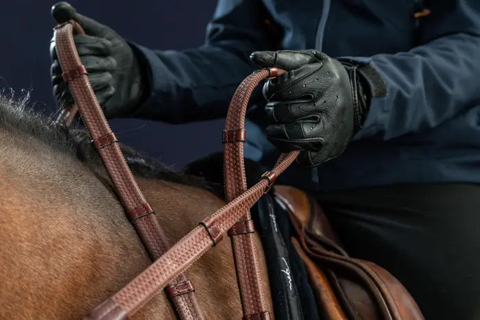 Dyón collection kumiohjat stoppareilla