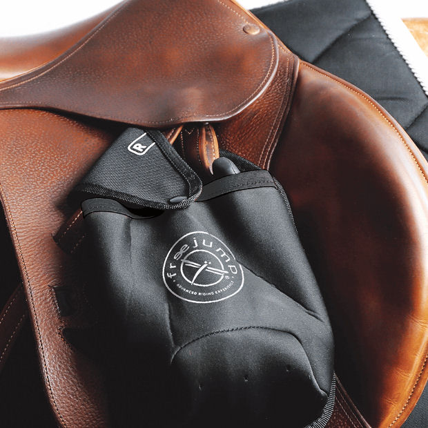 Freejump jalustintasku hopea