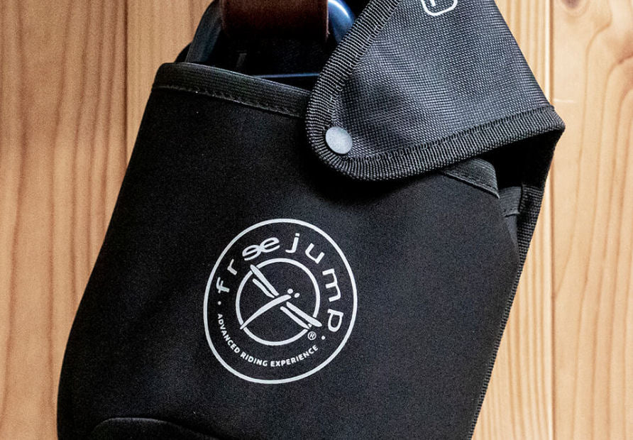 Freejump jalustintasku hopea